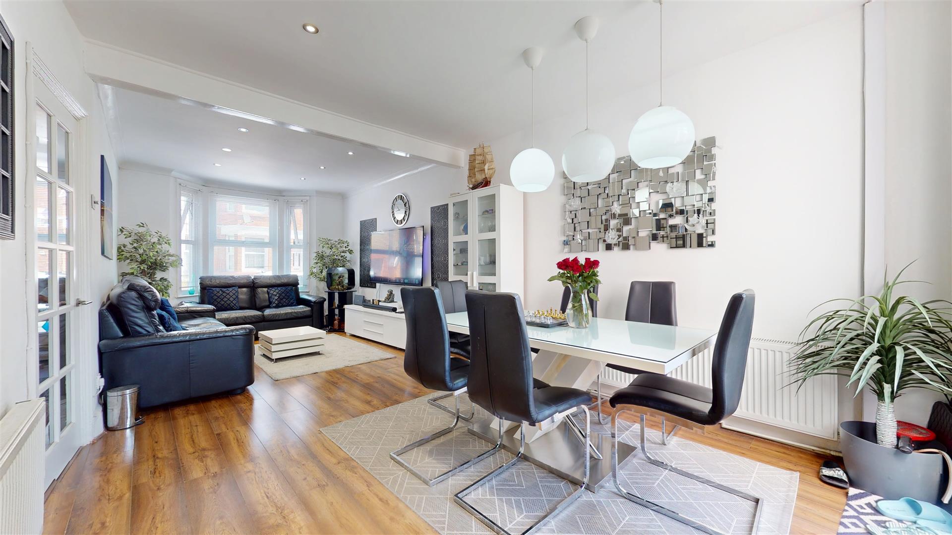 3 bed property in Church Street, Milton Keynes